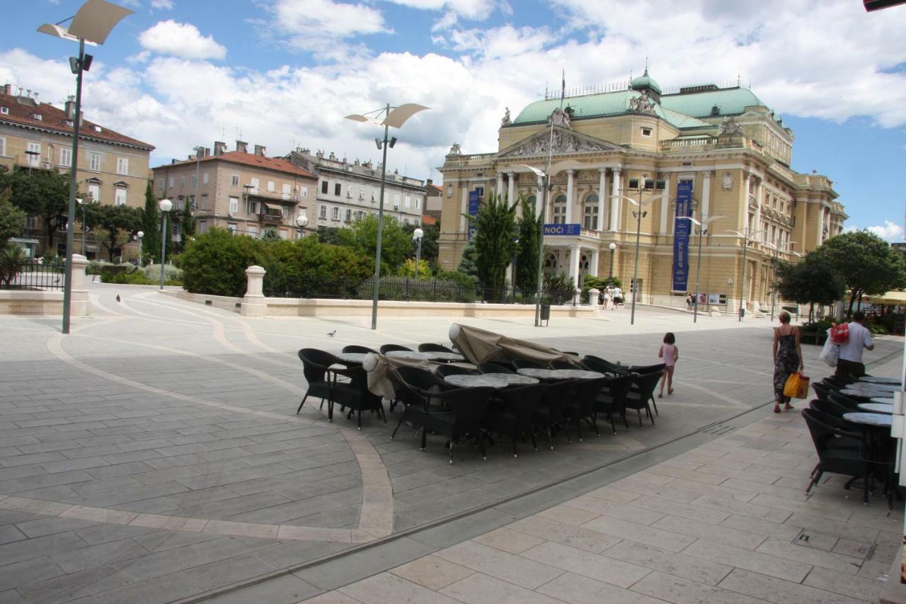 Apartment In City Center Рийека Екстериор снимка